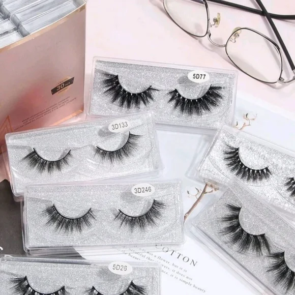 Eye lashes - Picture 2 of 4